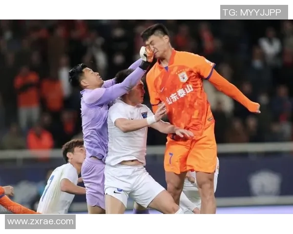 山东鲁能与广州恒大首战激战正酣球迷期待精彩对决与胜负悬念